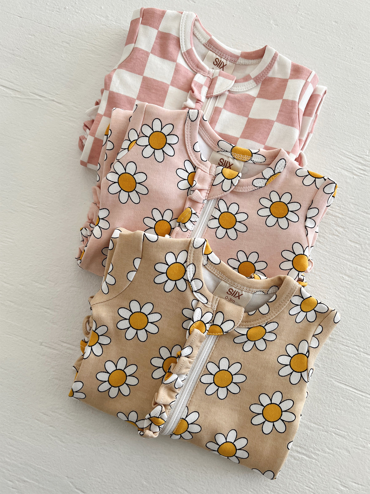 Daisy Pop Biscotti / Organic Frill Zip Footie