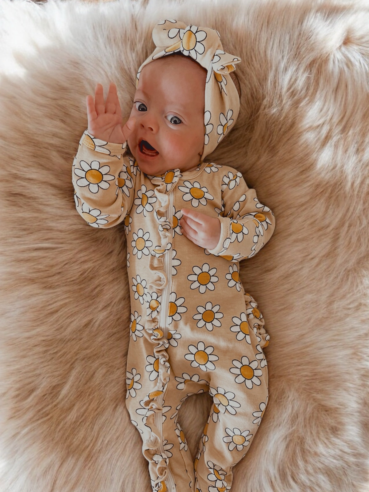 Daisy Pop Biscotti / Organic Frill Zip Footie